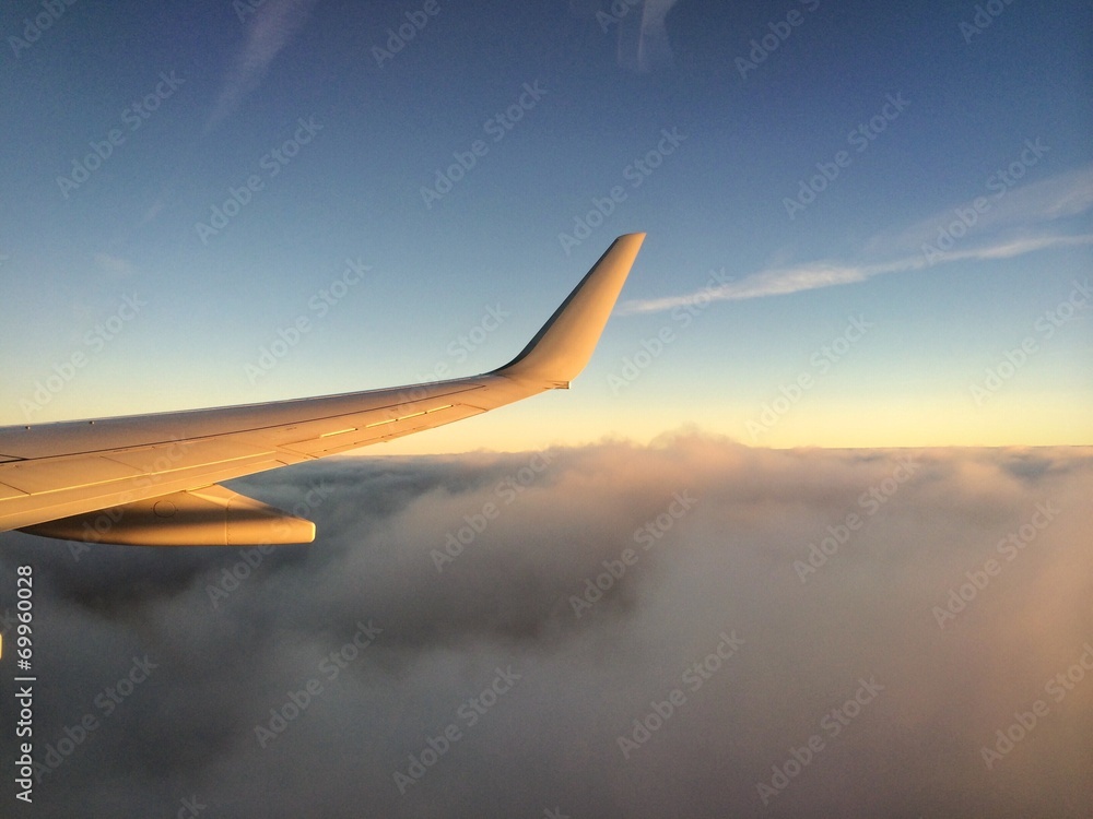 Sonnenaufgang über den Wolken Sonnenaufgang über den Wolken