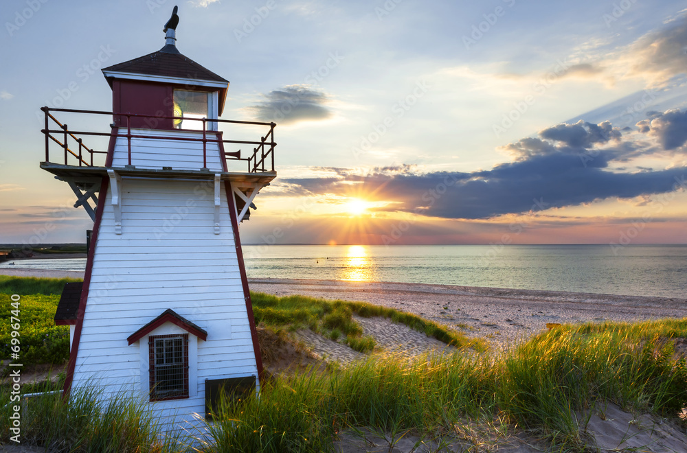 Sunset at Covehead Harbour Lighthouse, PEI - obrazy, fototapety, plakaty 
