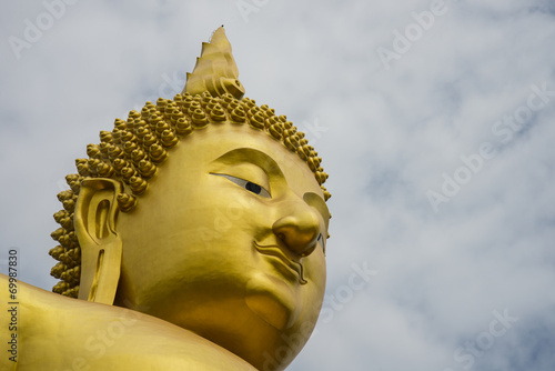 A big Buddha statue photo