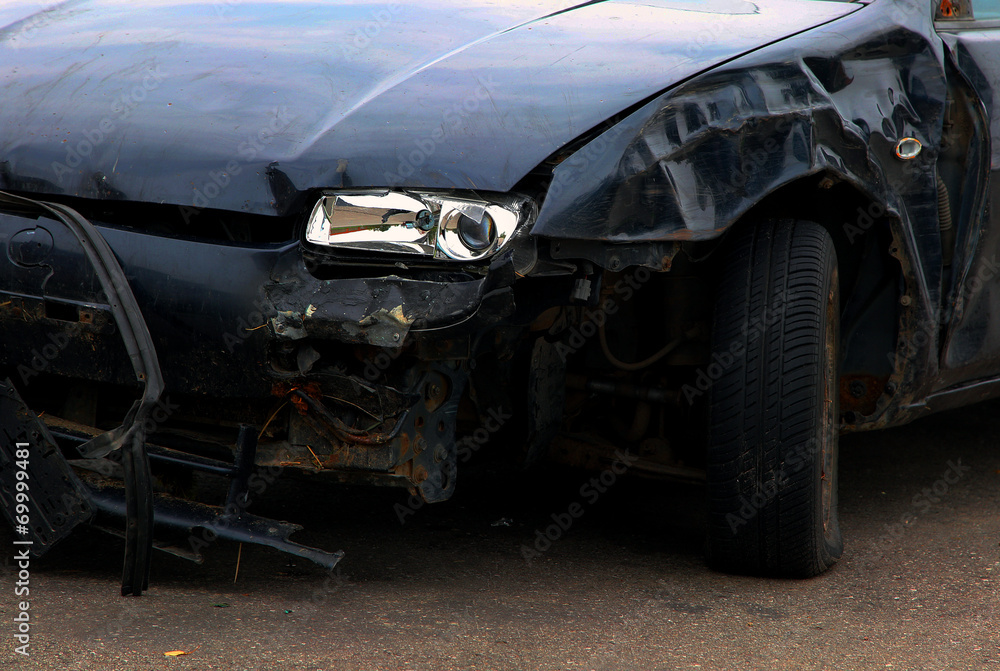 Obraz premium Crashed car