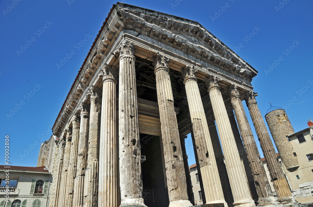 Fototapeta premium Vienne, il tempio di Augusto, Rodano Alpi