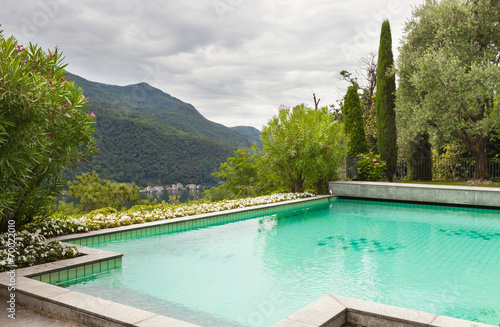 house with swimming pool