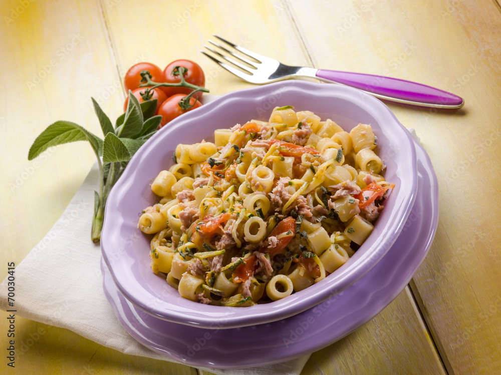 pasta with tuna zucchinis and tomatoes pasta with tuna zucchinis and tomatoes