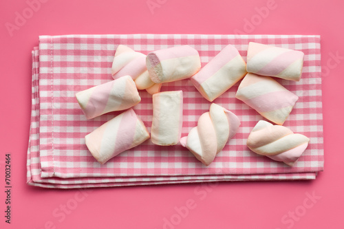 Fototapeta Naklejka Na Ścianę i Meble -  sweet marshmallow on napkin