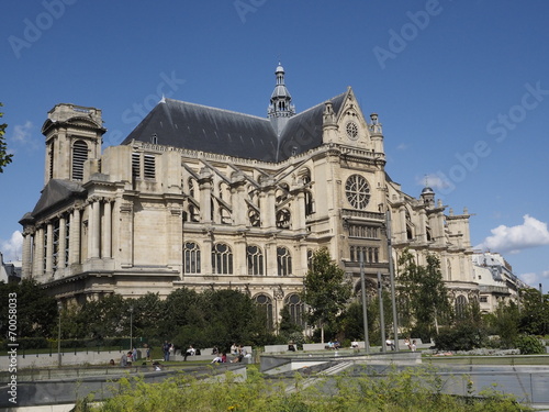 Iglesia de San Eustaquio en París photo