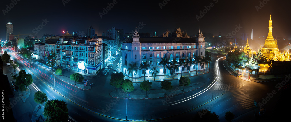 Φωτογραφία Yangon Myanmar, night cityscape panorama with Sule pagoda