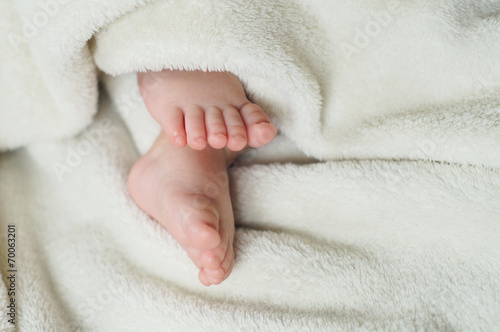 Baby Feet under blanket © yfcnz1799