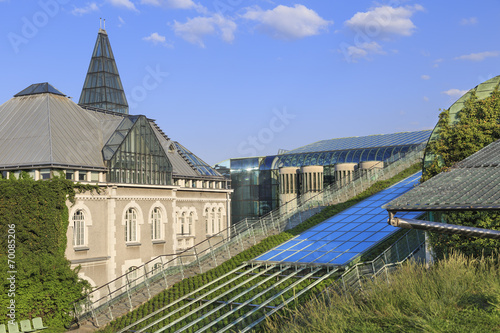 Gardens on the roof of the library of the University of Warsaw #70085206