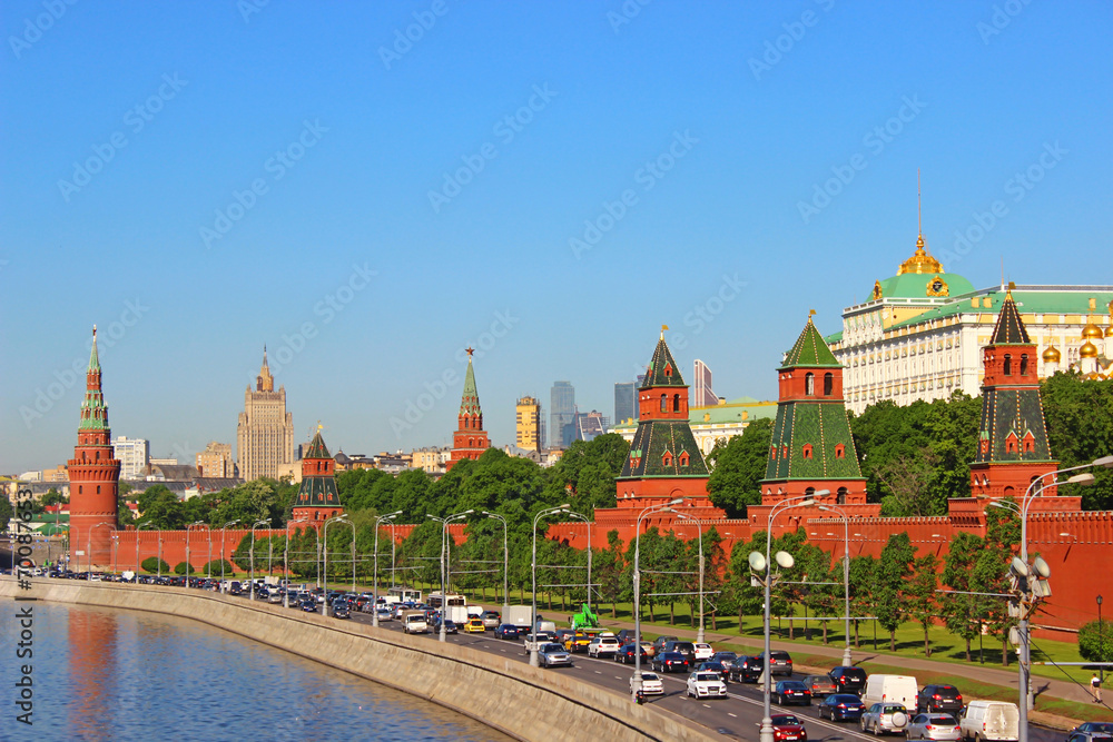 Obraz premium Panorama towers and buildings of the Moscow Kremlin