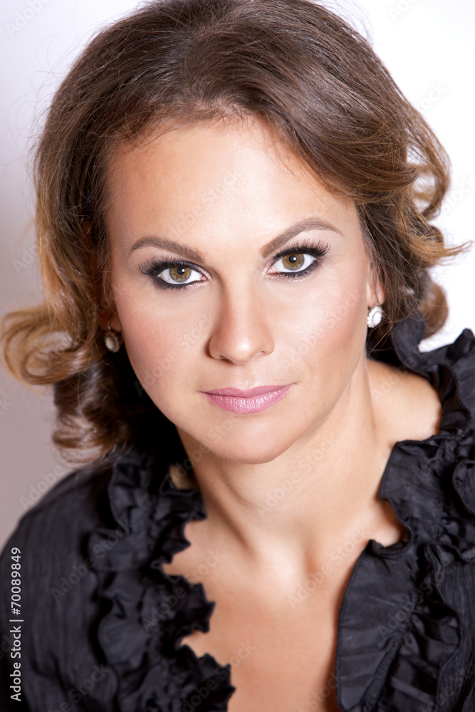 Fototapeta premium brunette in black
