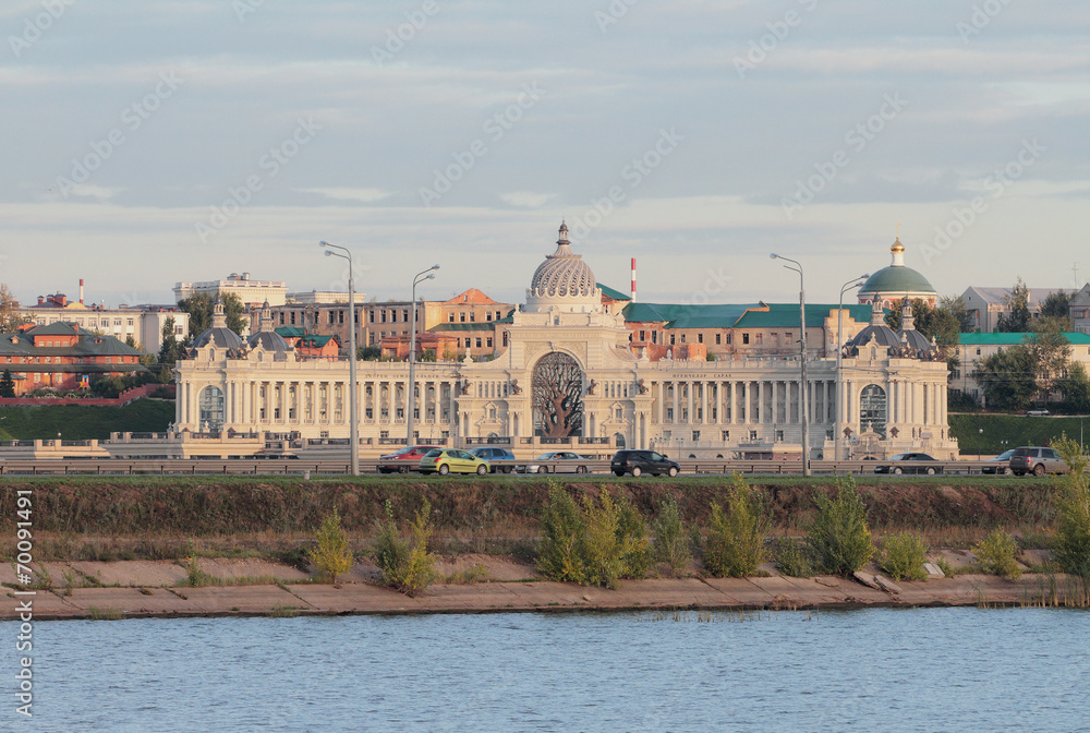 Lenin dam and Palace of farmers. Kazan, Tatarstan Lenin dam and Palace of farmers. Kazan, Tatarstan
