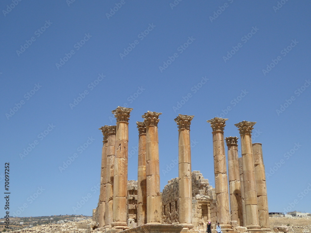 Columnas del Templo de Artemis, Jerash, Jordania Columnas del Templo de Artemis, Jerash, Jordania