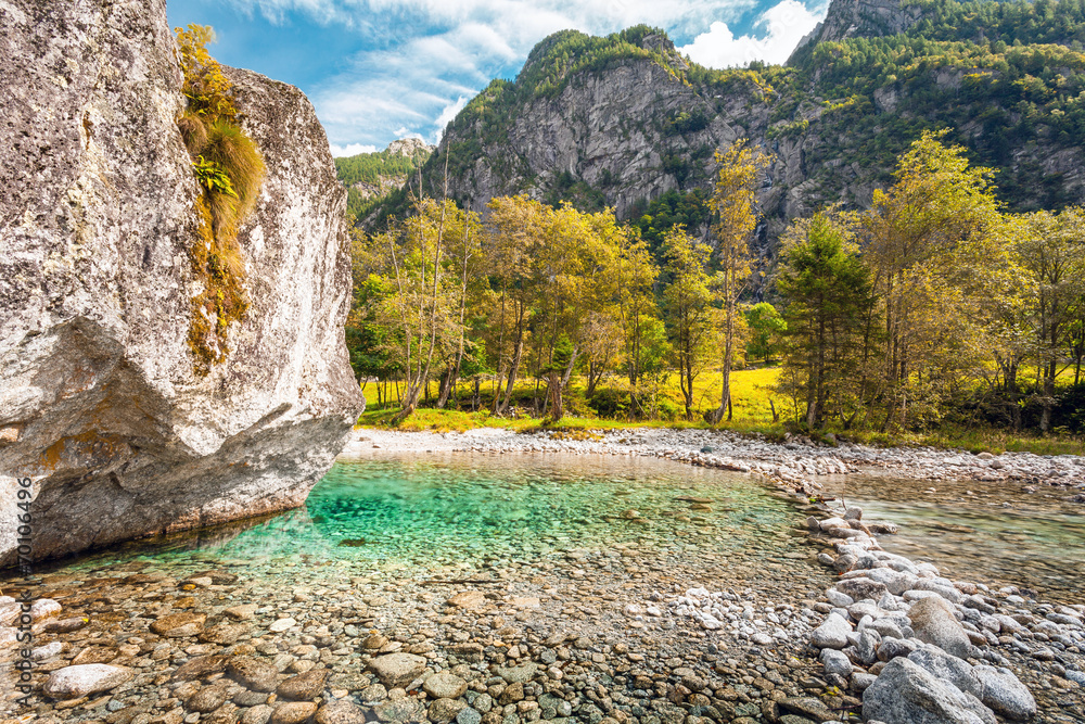 Fototapeta premium Val di Mello - torrente - Italy