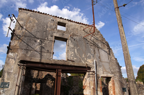 ruine d'un commerce de tissu à Oradour-sur-glane