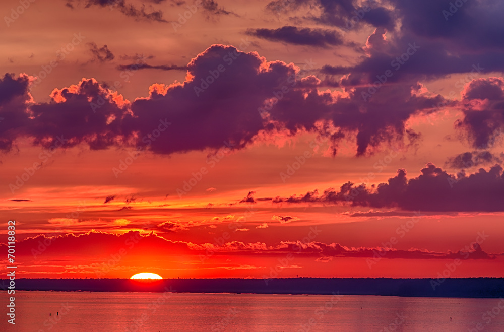 Fototapeta premium The last rays of sun