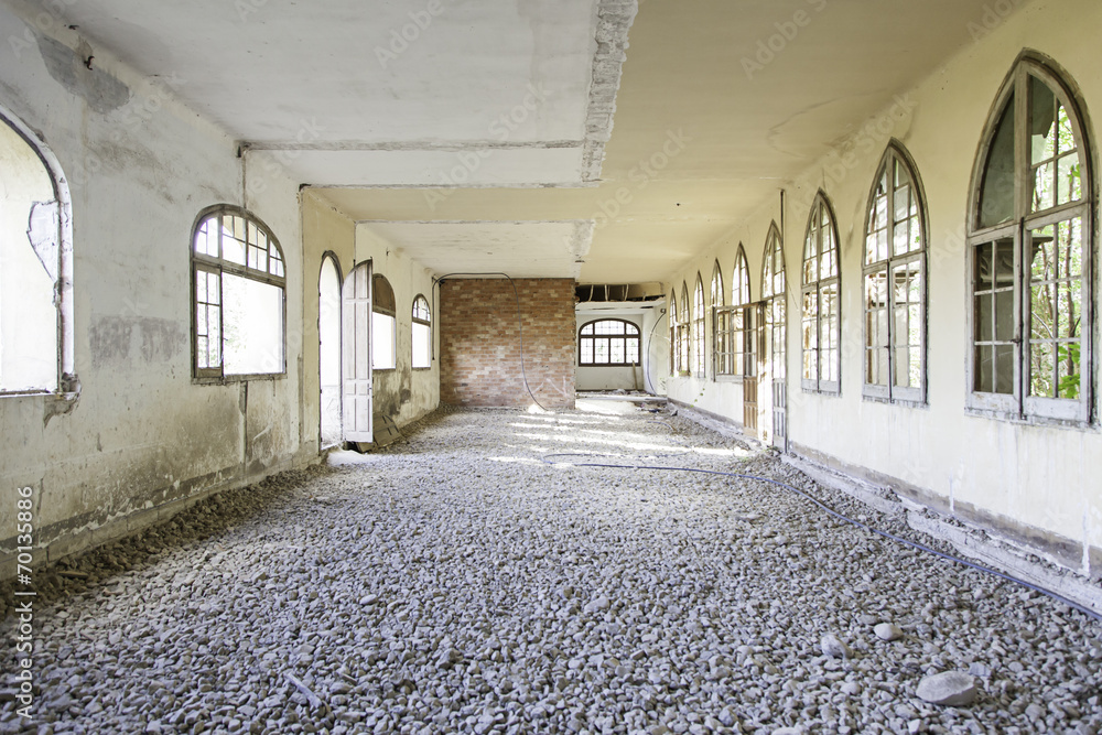 Fototapeta premium Abandoned house in ruins