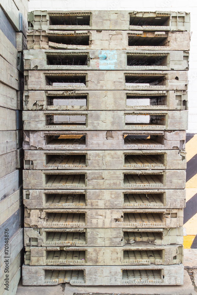 wood Pallet skid flat transport structure that supports while be wood Pallet skid flat transport structure that supports while be