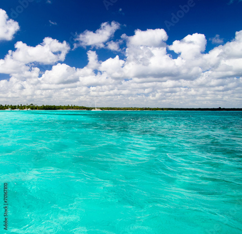 Fototapeta Naklejka Na Ścianę i Meble -  tropical sea