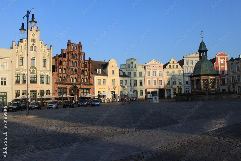 Hanseatische Giebelhäuser am  Wismarer Marktplatz