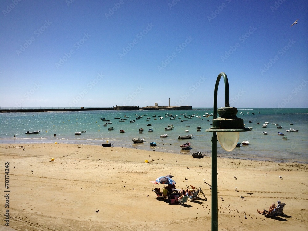 Cadiz Strandpromenade mit Castillo de San Sebastian Cadiz Strandpromenade mit Castillo de San Sebastian