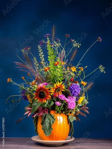 Fototapeta Naklejka Na Ścianę i Meble -  Wild flowers bouquet