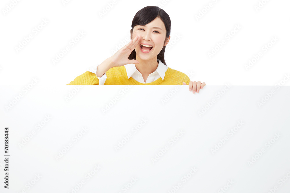 メッセージボードと応援する女性