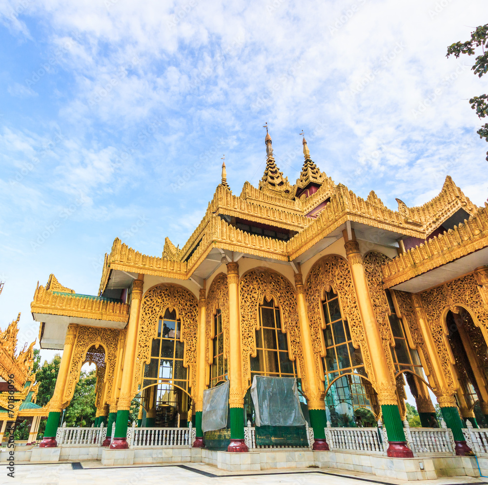 Kyauk Taw Gyi temple in Yangon, Myanmar Kyauk Taw Gyi temple in Yangon, Myanmar