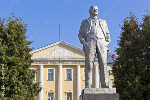 Памятник Ленину у Вологодского государственного университета