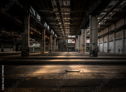 Canvas Print Large industrial hall of a repair station