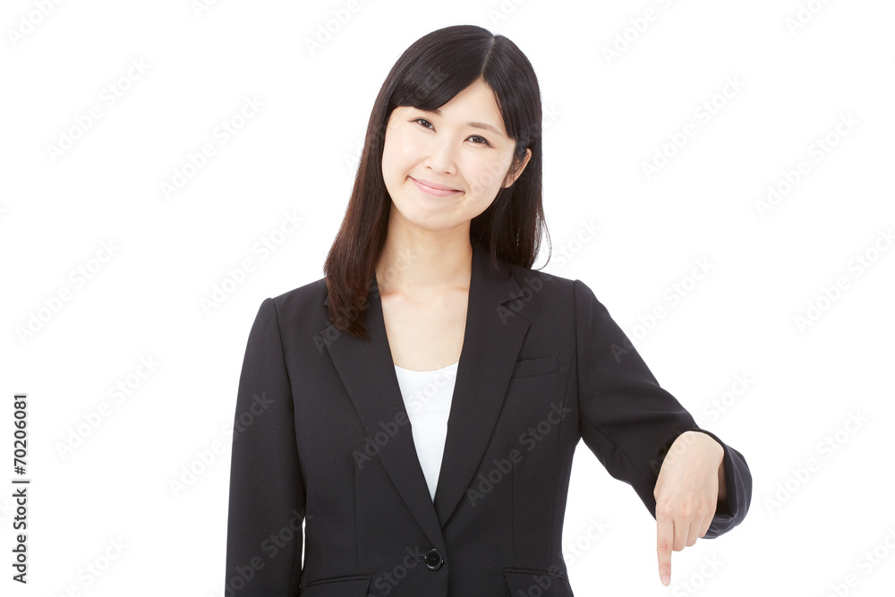 指差して笑うビジネスウーマン