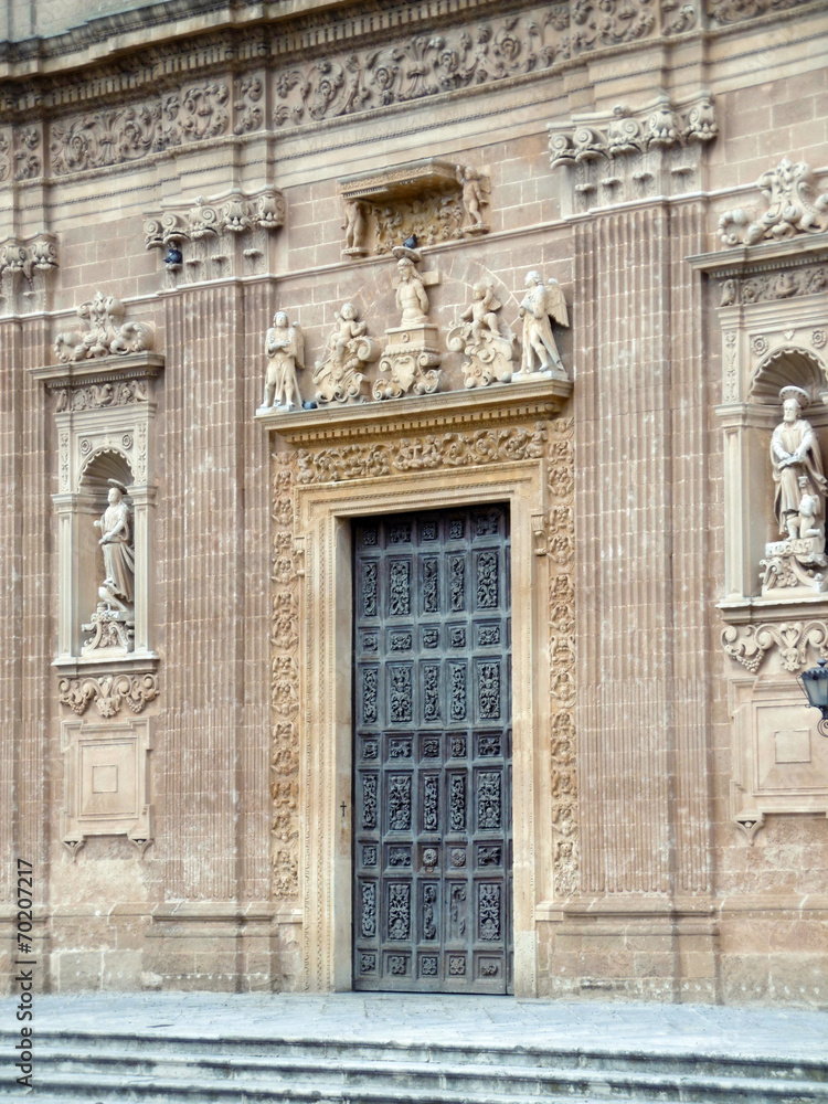Santuario del SS Crocifisso e della pietà - portale