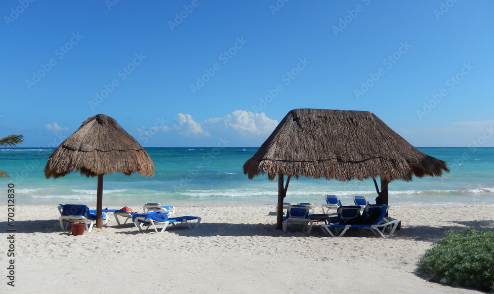 Fototapeta premium Caribbean beach with straw huts