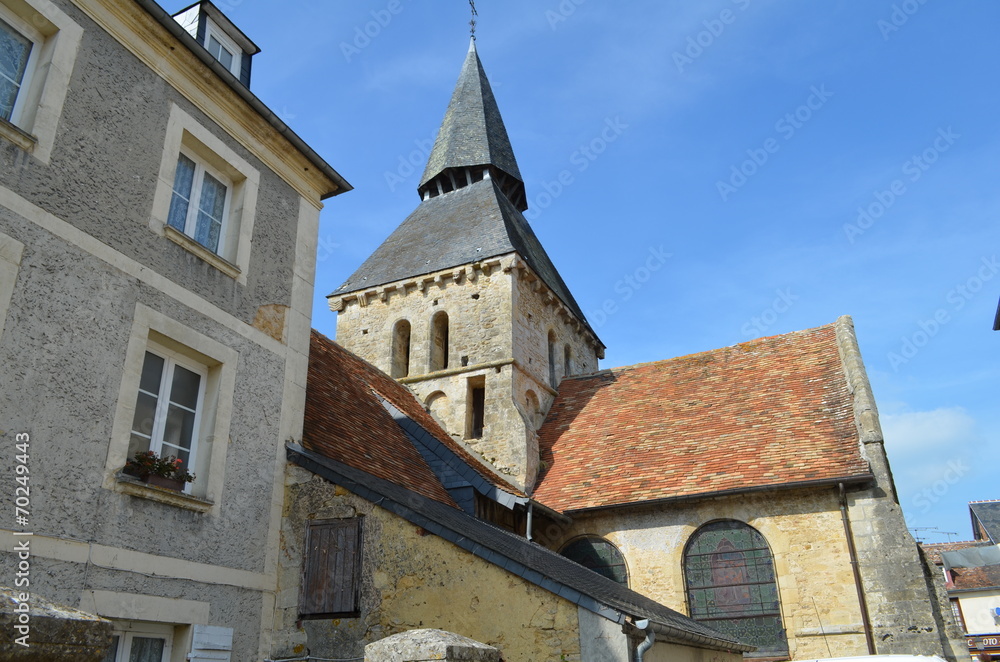 Eglise Saint-Laurent (11ème siècle) à Cambremer (Normandie)