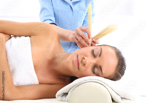 Relaks w spa - świecowanie uszu
