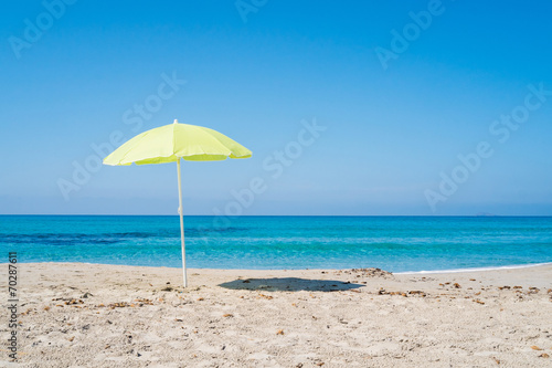 Fototapeta Naklejka Na Ścianę i Meble -  Beach umbrella