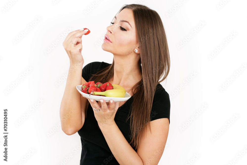 junge Frau mit Erdbeeren junge Frau mit Erdbeeren