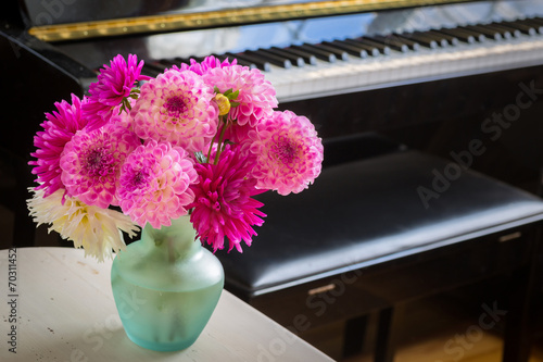 Fototapeta Naklejka Na Ścianę i Meble -  Dahlia Bouquet