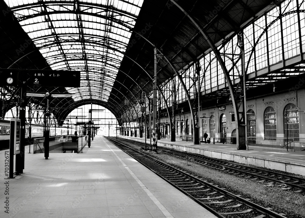Fototapeta premium atmosfera na głównej stacji kolejowej