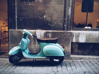 Bilder mit Rahmen Roller Blauer Vintage Roller in Palma  © Dayzi
