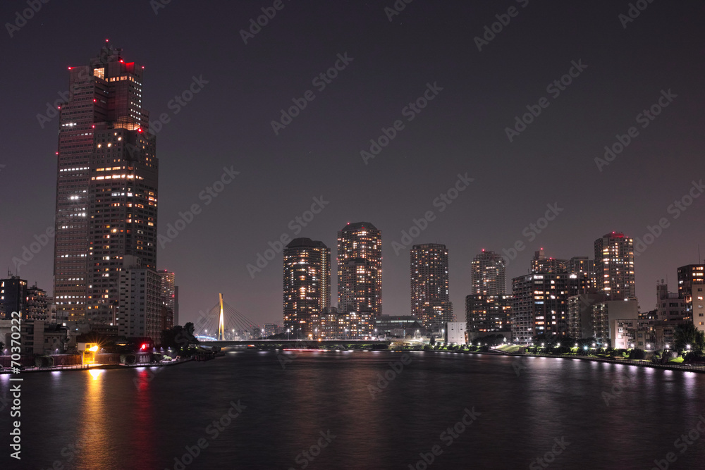 Fototapeta premium 都市 夜 繁栄