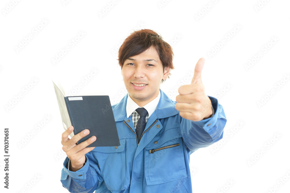 仕事に励む労働者