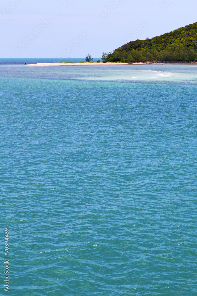 kho   bay  coastline   green lagoon and tree