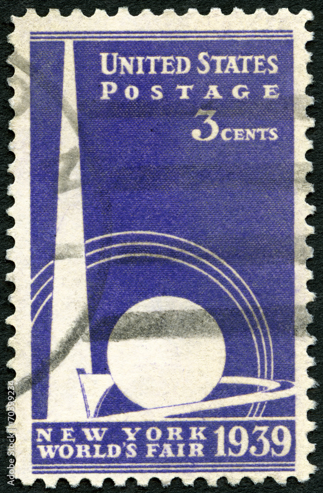 Obraz premium USA-1939: shows Trylon and Perisphere from New York World's fair
