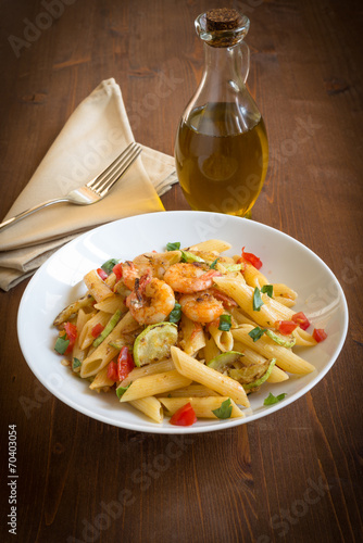 Penne ai gamberi e zucchine, cucina italiana