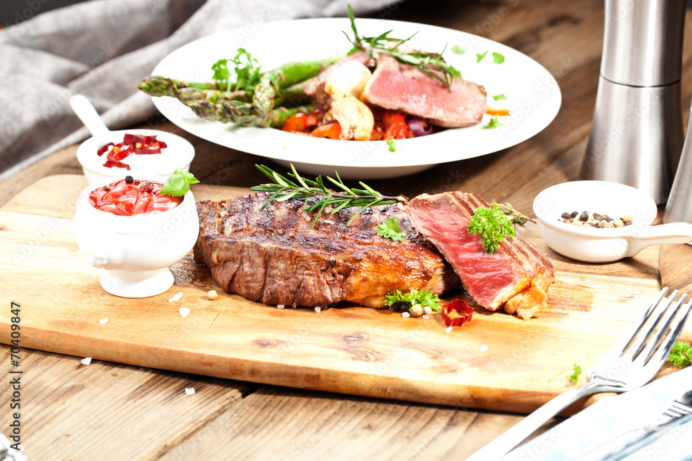 saftiges steak fleisch saftiges steak fleisch