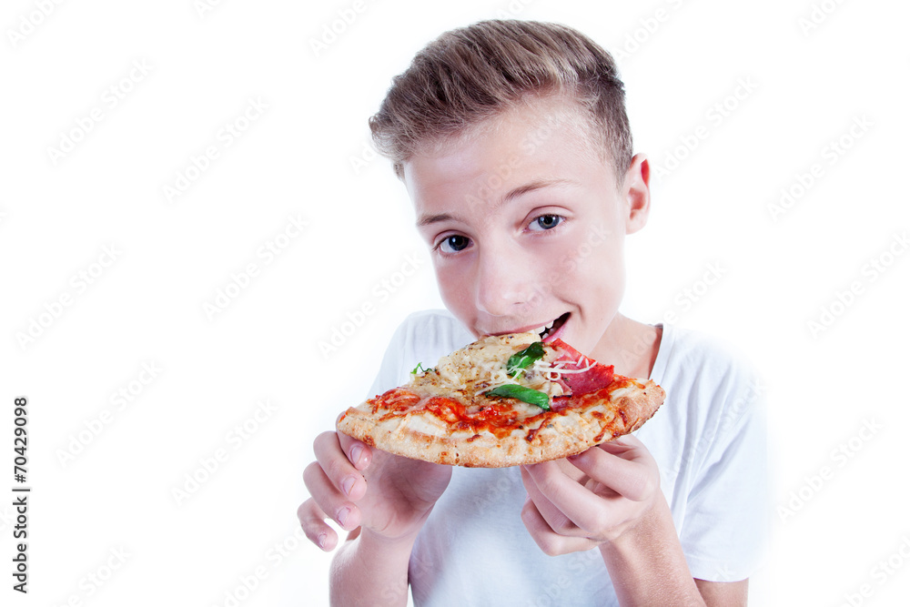 Jugendlicher isst Pizza Stück Porträt Jugendlicher isst Pizza Stück Porträt