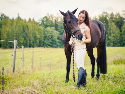 Woman and horse © Jari Hindström