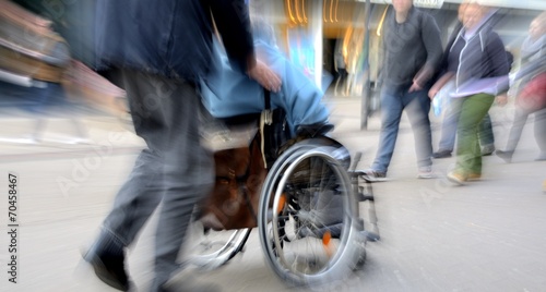 Zoomeffekt mit Rollstuhl Inklusion
