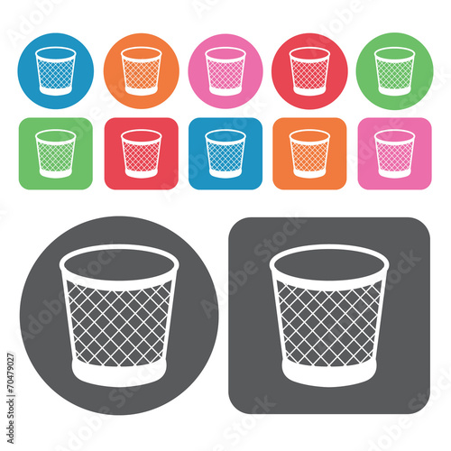 Wire trashcan  icon. Trash can icons set. Round and rectangle co