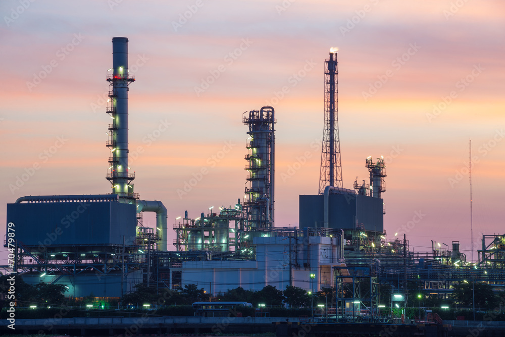 Fototapeta premium Oil refinery